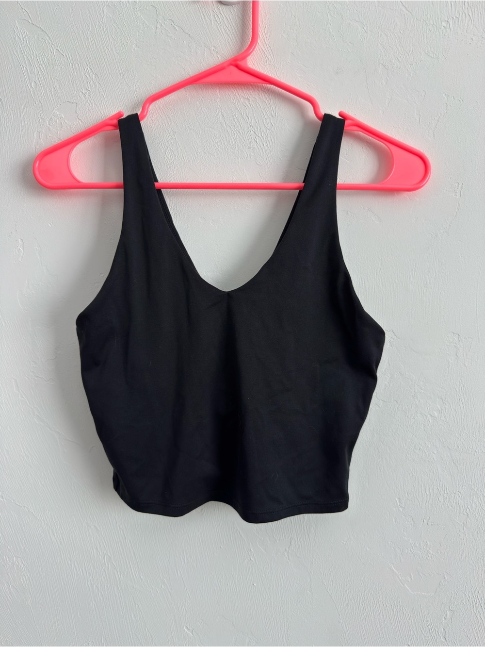 All In Motion Black V-Neck Cropped Tank Top
Sz S